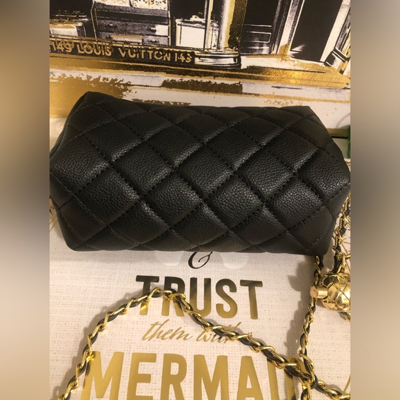 Authentic CHANEL Black Quilted Caviar Restyled Makeup Bag to Shoulder/Crossbody - Picture 9 of 15